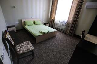 Хостелы Apple Hostel Bishkek Бишкек Стандартный двухместный номер с 1 кроватью-1