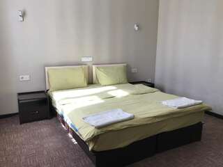 Хостелы Apple Hostel Bishkek Бишкек Стандартный двухместный номер с 1 кроватью-8